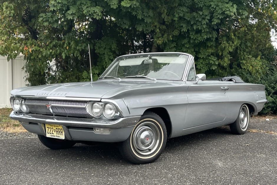 1962 Oldsmobile Cutlass sold for $17,500