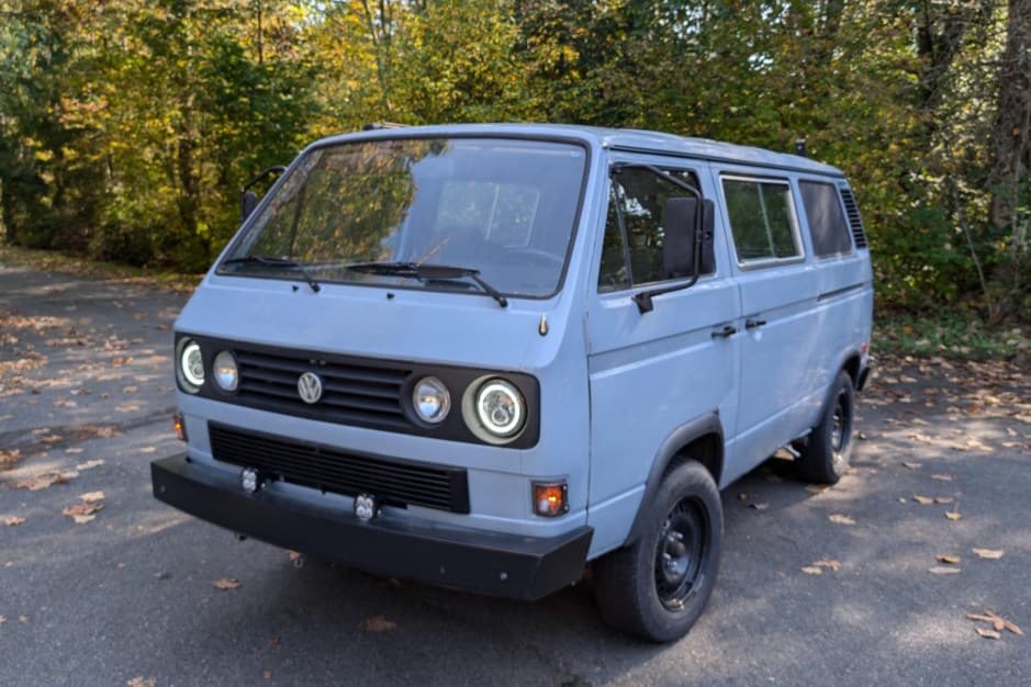 1991 Volkswagen Vanagon sold for $12,700