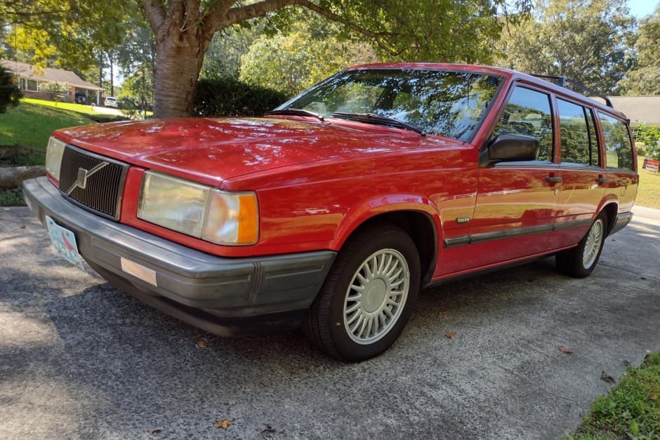 1992 Volvo 700-Series sold for $5,050