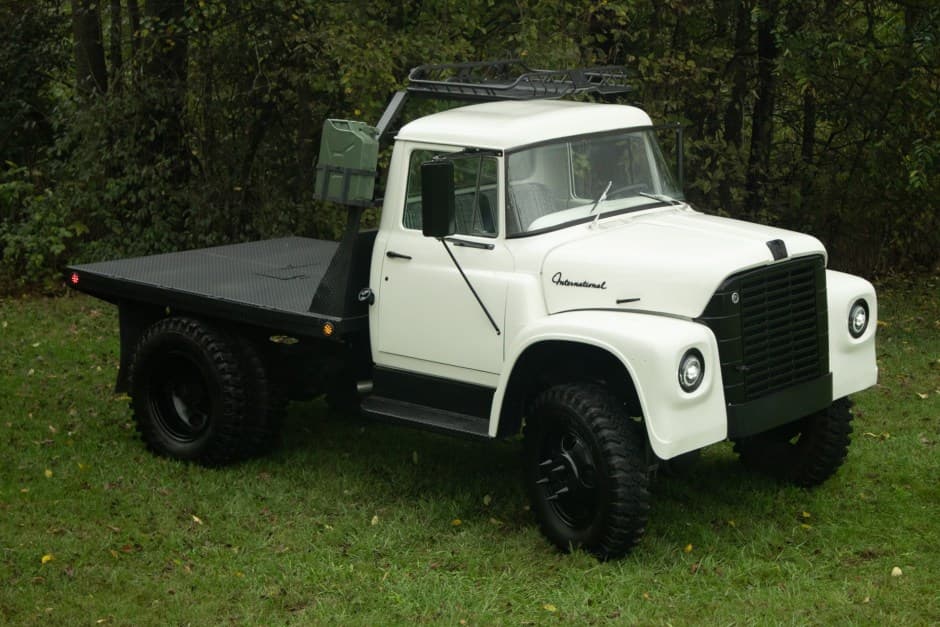 1963 International Harvester Loadstar sold for $18,682