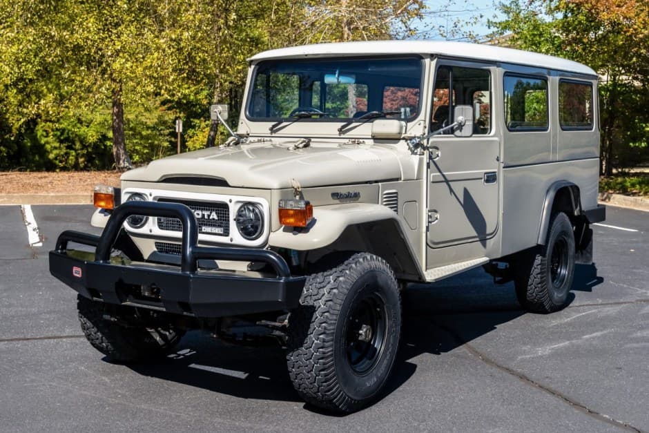 1980 Toyota Land Cruiser FJ45 sold for $17,850