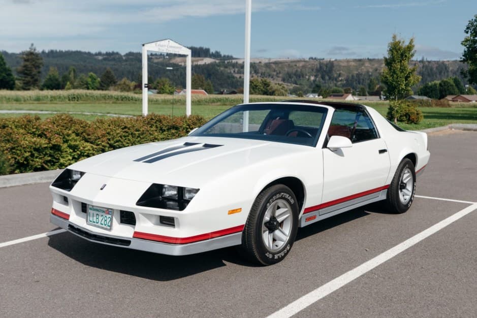 1982 Chevrolet Camaro 3rd Generation 1982-1992 sold for $16,000