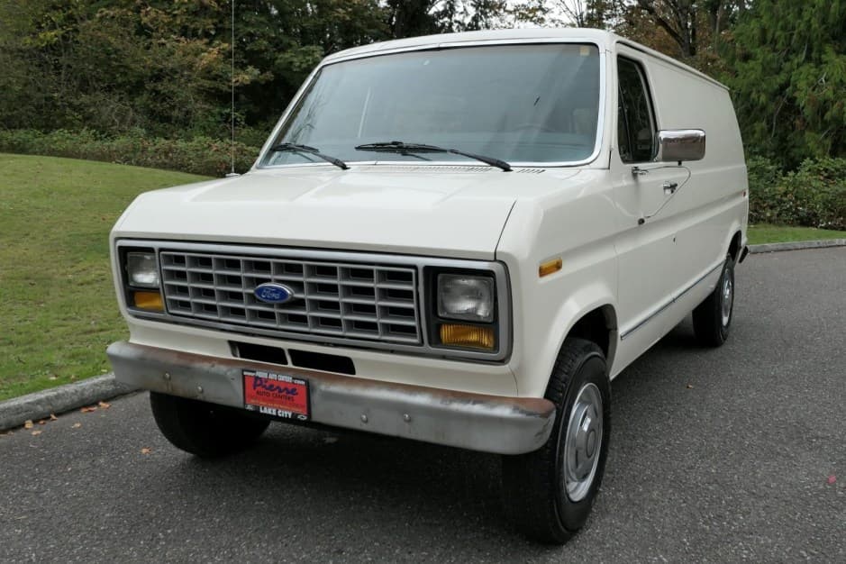 1991 Ford Econoline Van sold for $8,700