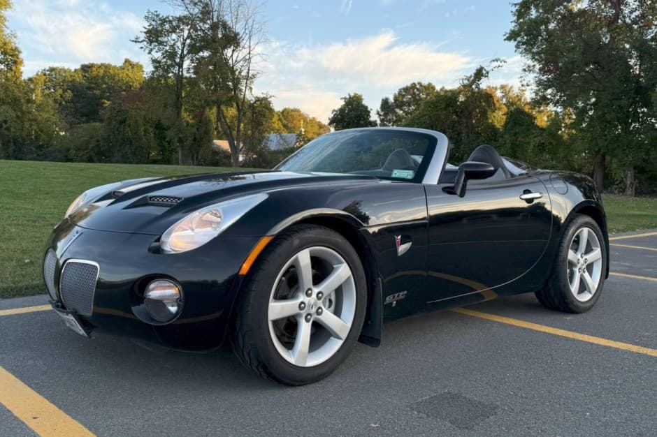 2006 Pontiac Solstice sold for $9,500