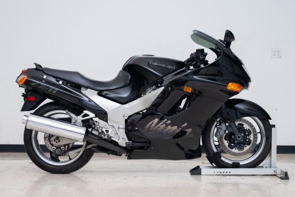 1998 Kawasaki Ninja sold for $4,976