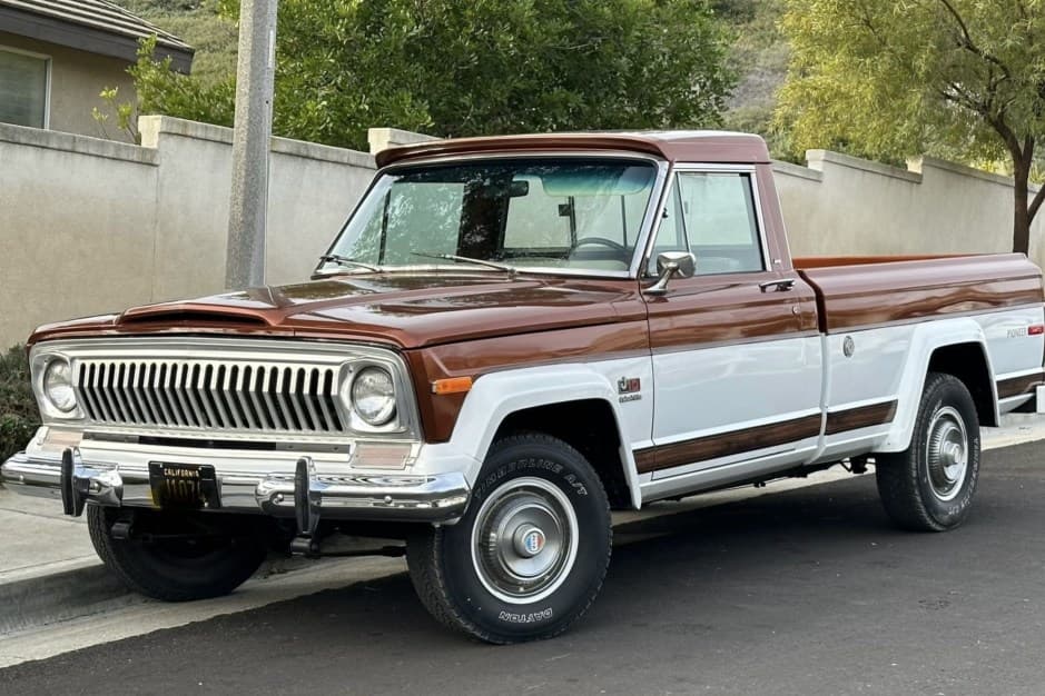 1974 Jeep Pickup sold for $13,750