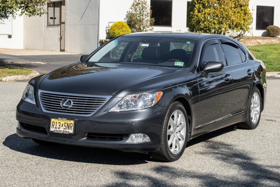 2008 Lexus LS Sedan sold for $16,500