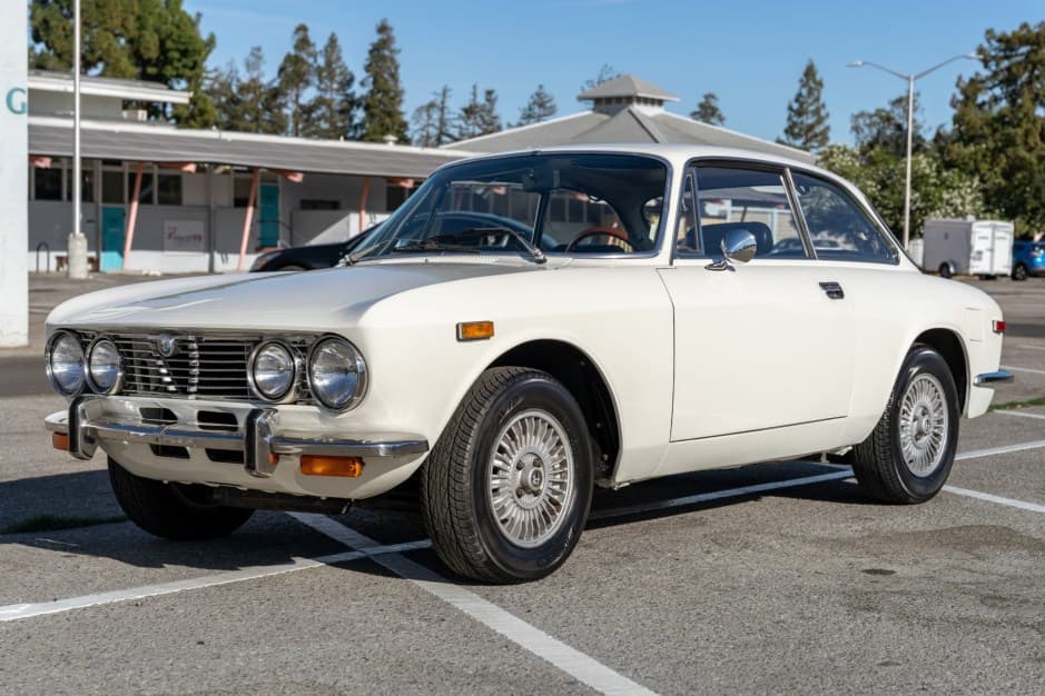 1973 Alfa Romeo 105/115 Series Coupe sold for $25,750
