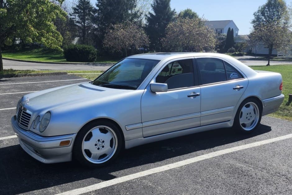 1999 Mercedes-Benz W210 E-Class sold for $10,251