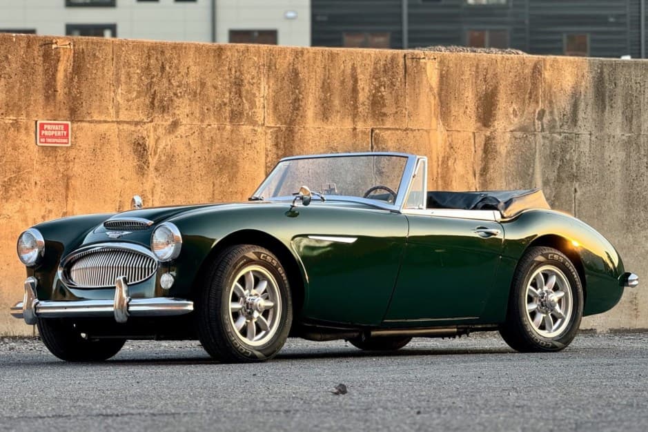 1964 Austin-Healey 3000 sold for $48,000