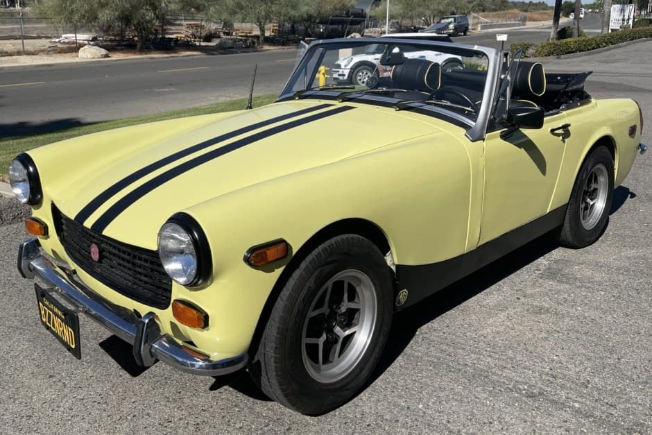 1973 MG Midget sold for $4,600