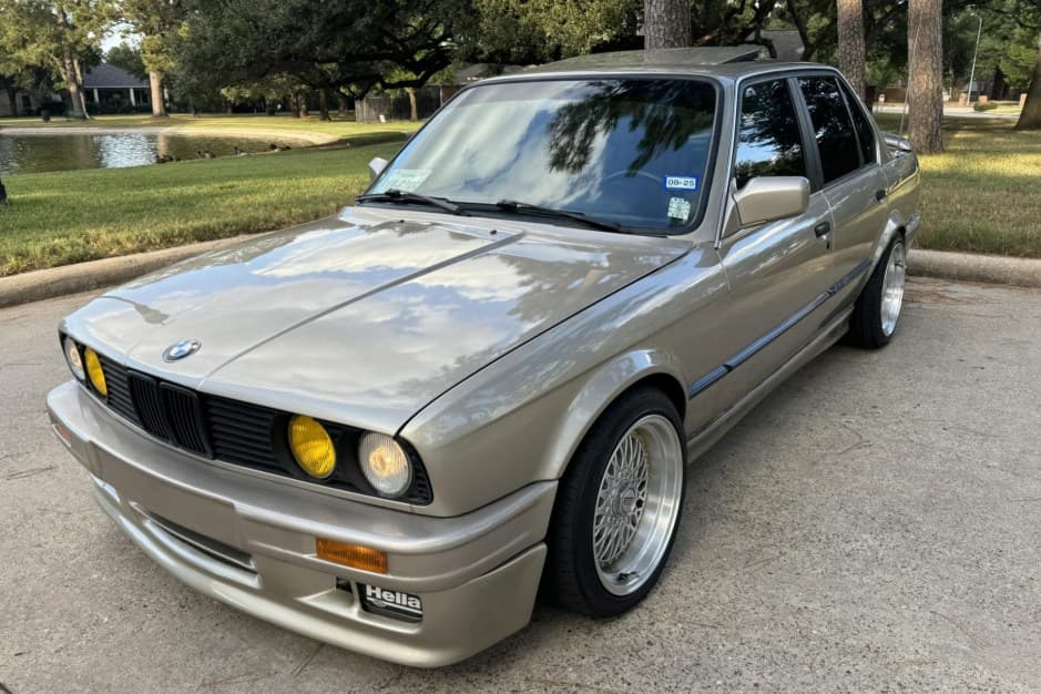 1988 BMW E30 3-Series Sedan sold for $14,250