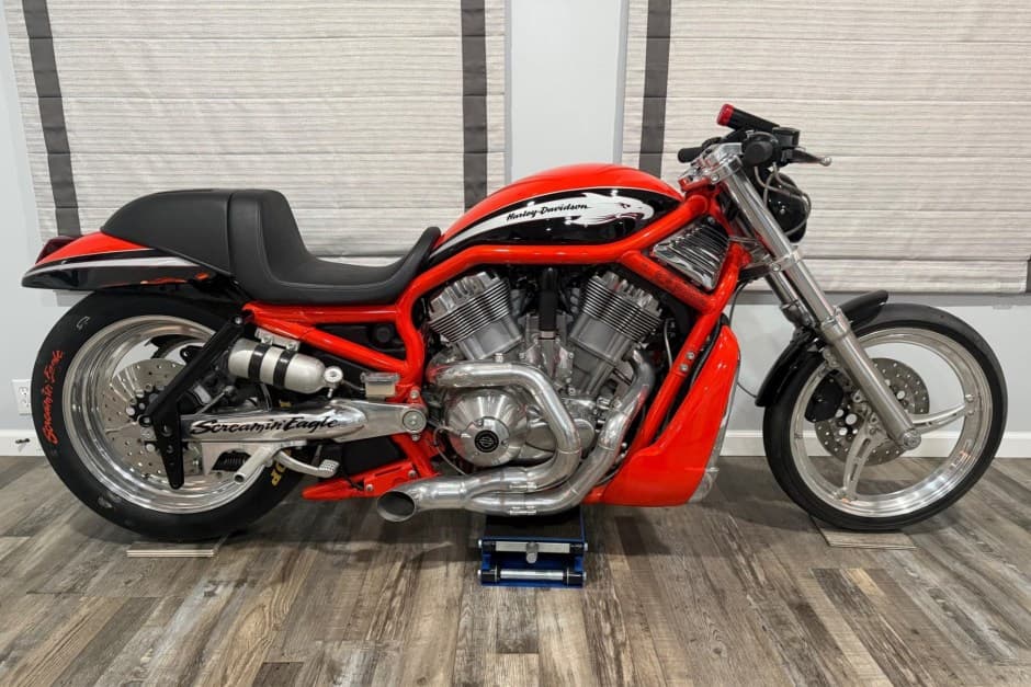 2006 Harley-Davidson V-Rod sold for $19,000