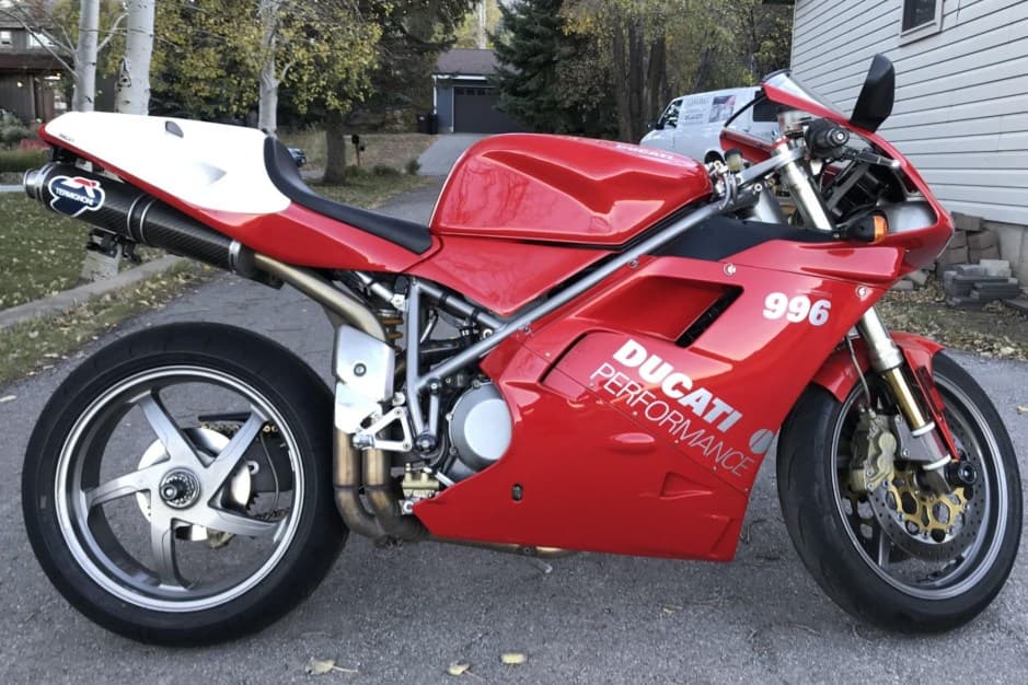 2001 Ducati 996 sold for $9,550
