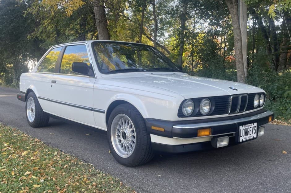 1986 BMW E30 3-Series Coupe sold for $10,750