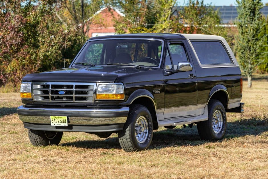 1993 Ford Bronco 4th-5th Generations 1987-1996 sold for $41,000