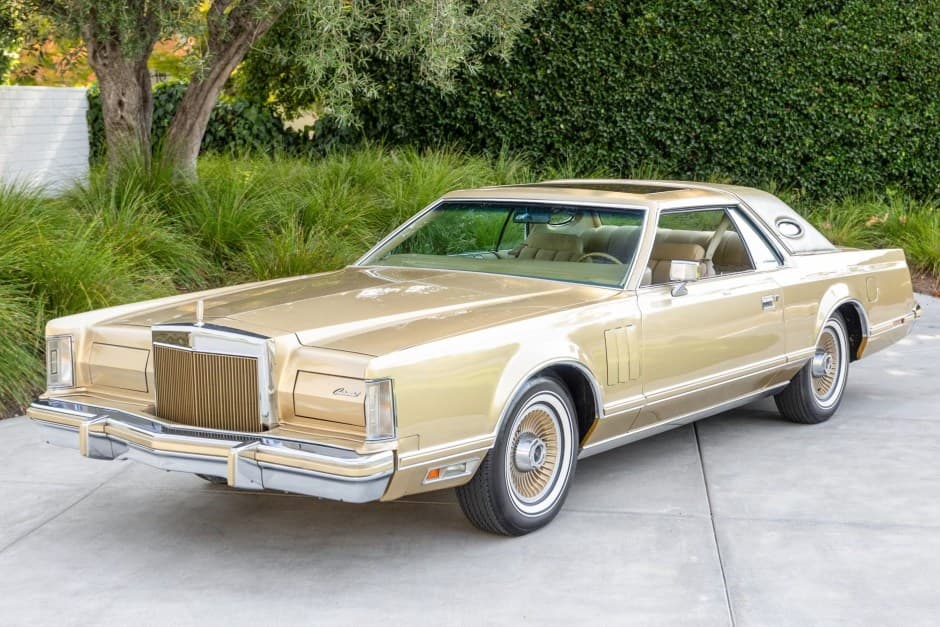 1978 Lincoln Continental (1970-1979) sold for $14,000