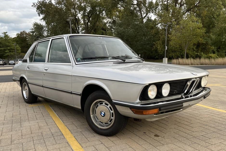 1975 BMW E12 5-Series sold for $7,500