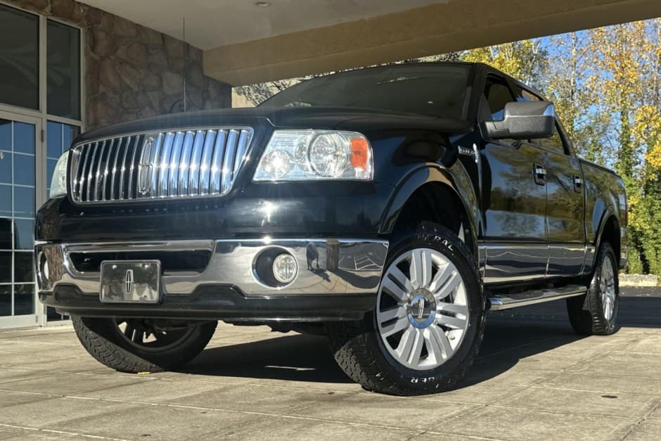 2006 Lincoln Blackwood & Mark LT sold for $18,500
