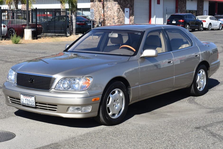 2000 Lexus LS Sedan sold for $13,000