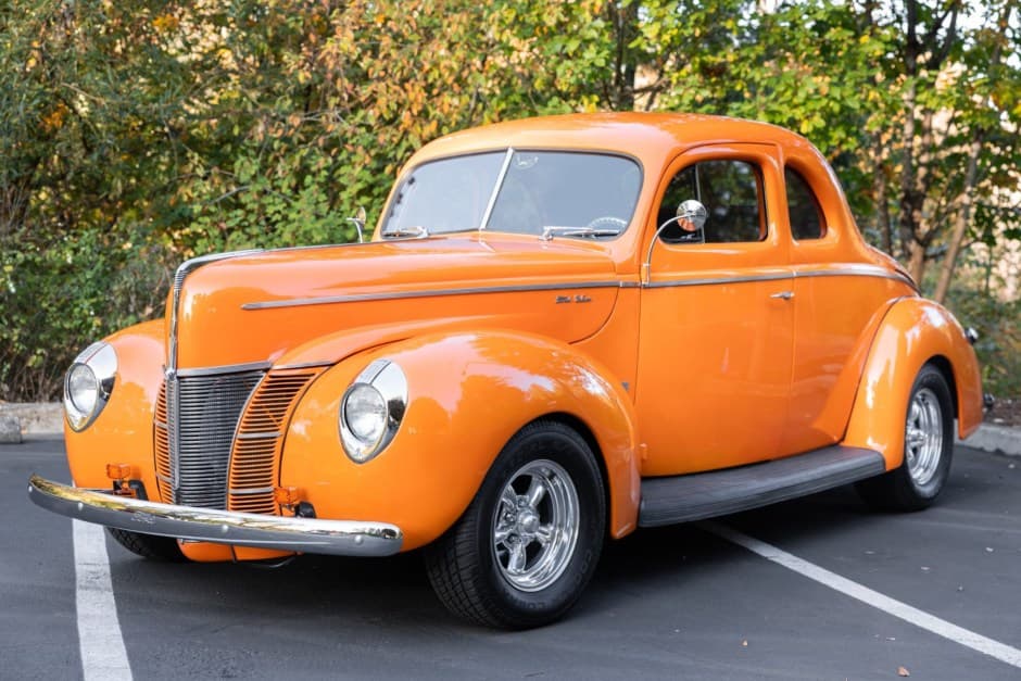 1940 Ford Standard, Deluxe, & Super Deluxe sold for $27,000