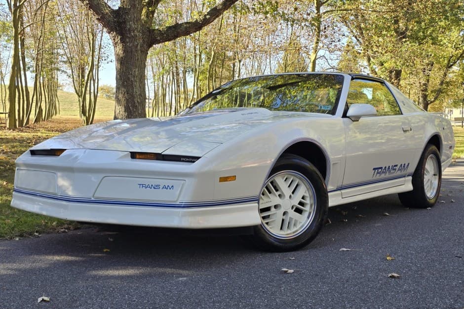 1984 Pontiac Firebird (1982-1992) sold for $15,000