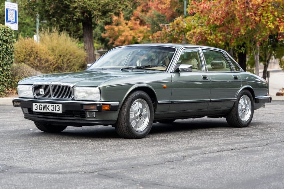 1994 Jaguar XJ40 XJ (1988-1994) sold for $6,600