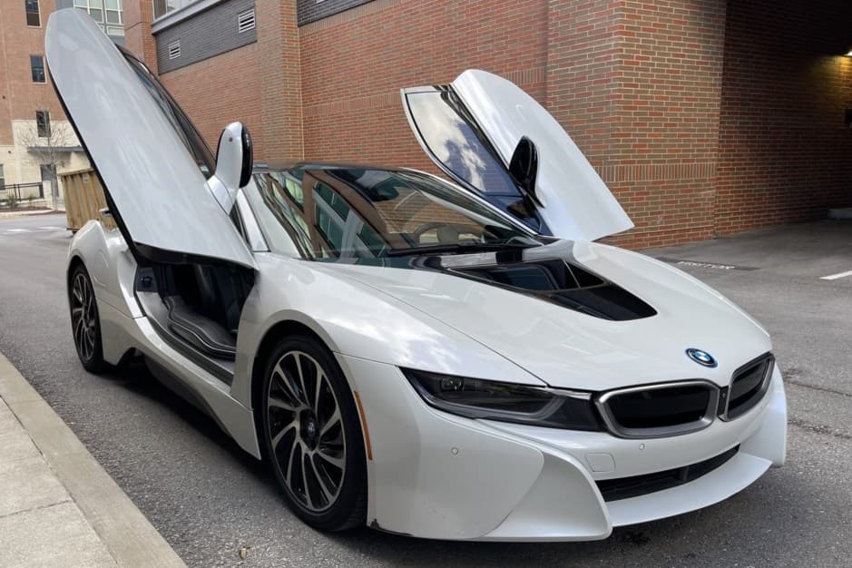 2016 BMW i8 sold for $44,053
