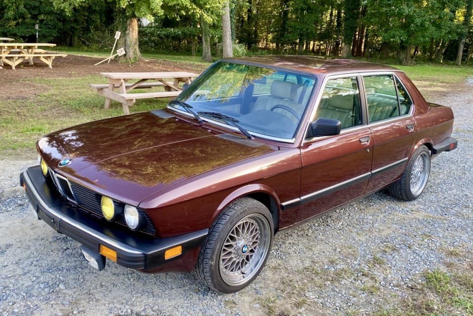 1987 BMW E28 5-Series sold for $8,900