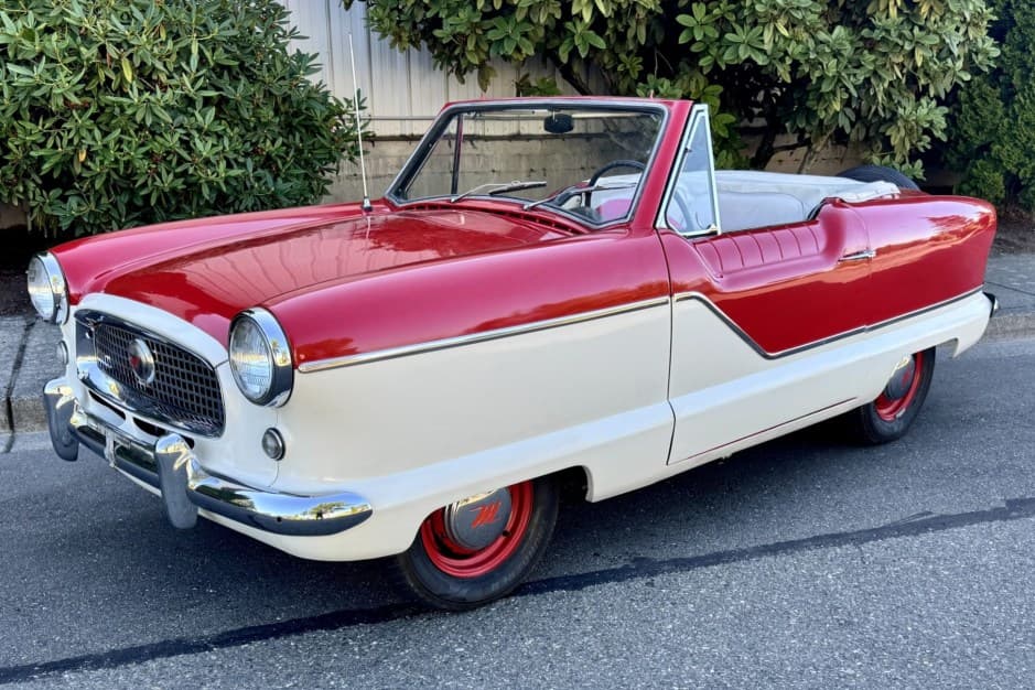 1959 Nash Metropolitan sold for $8,900