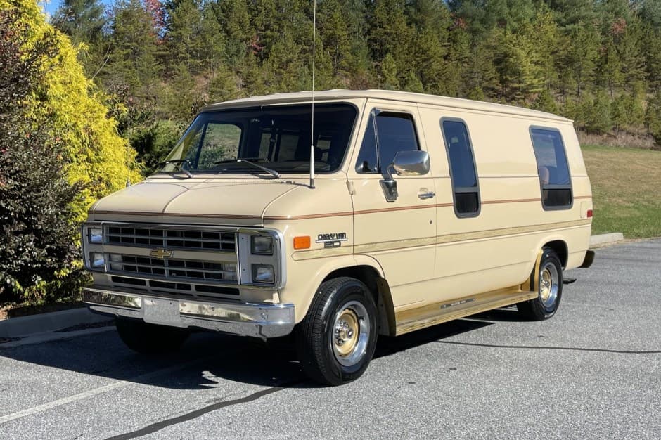 1985 Chevrolet G-Series Van sold for $14,000