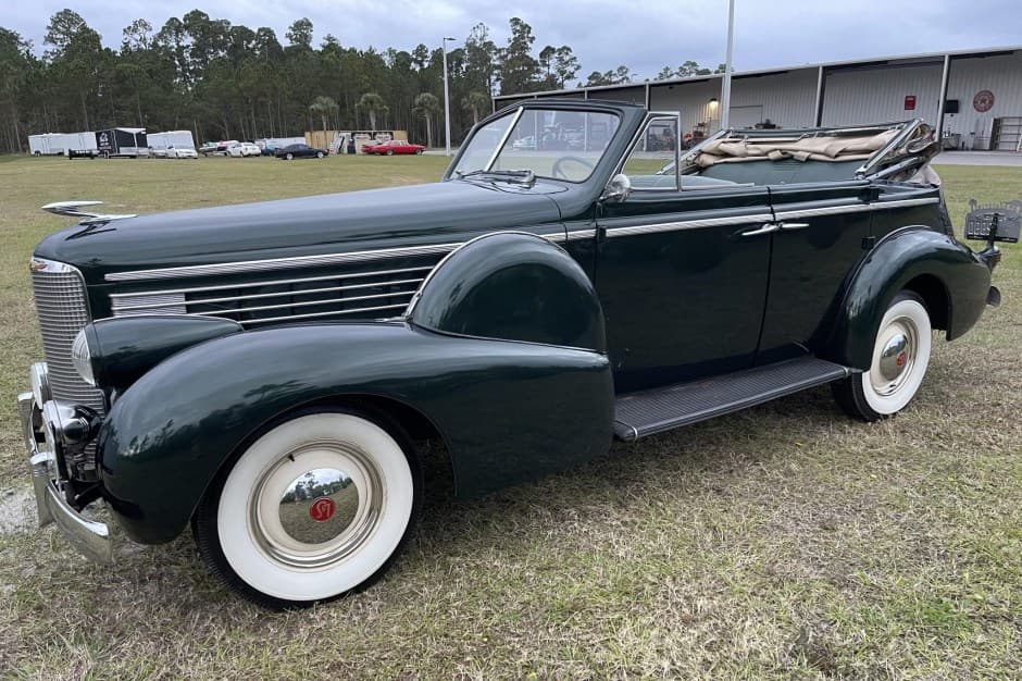 1938 LaSalle Series 50 sold for $33,000