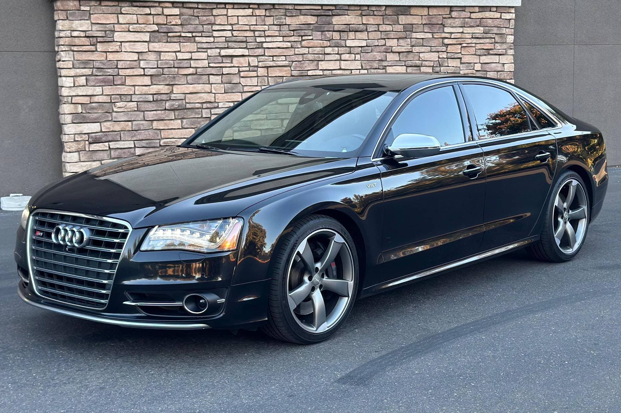 2014 Audi S8 sold for $17,250