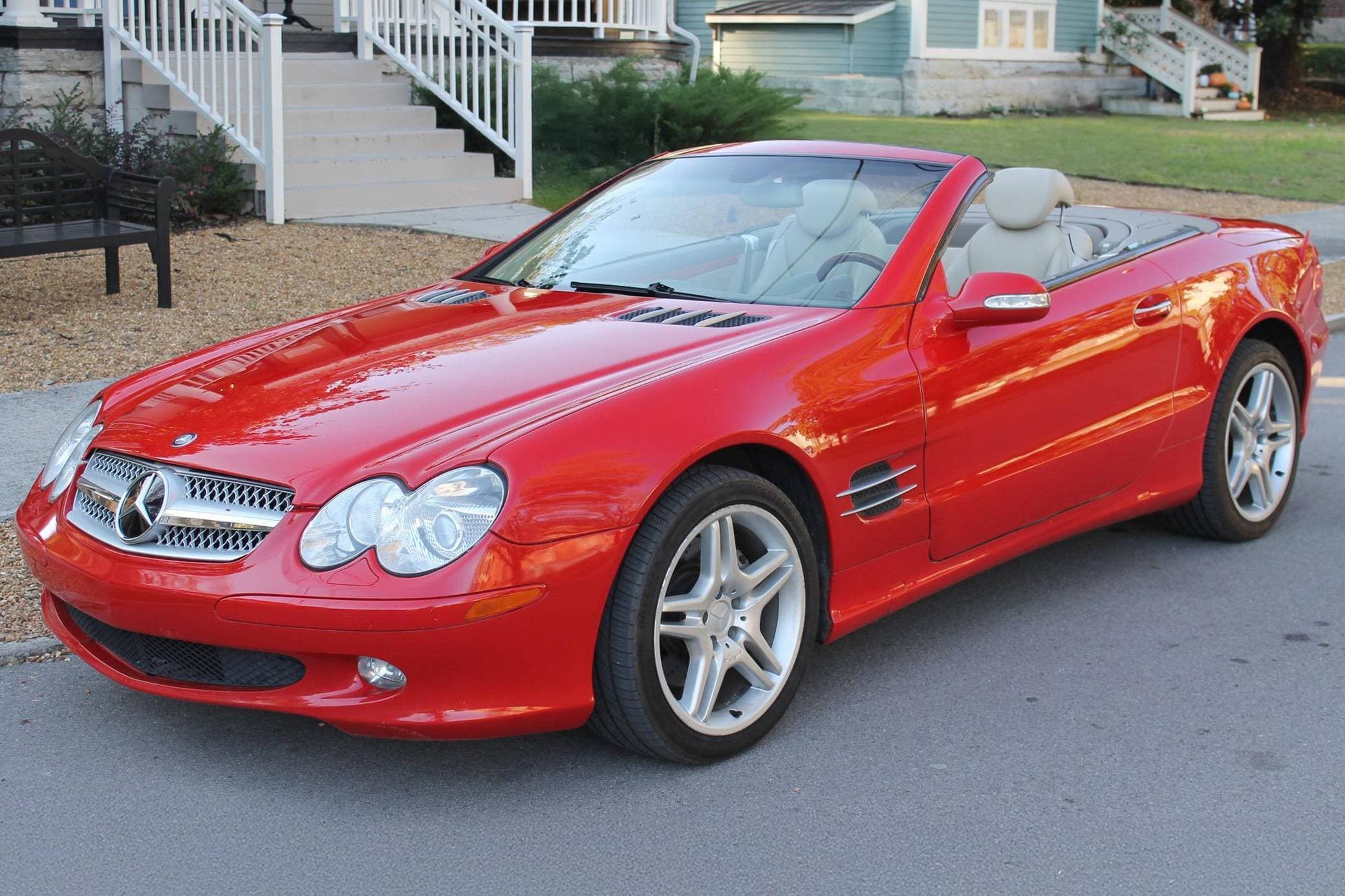 2003 Mercedes-Benz R230 SL sold for $9,000