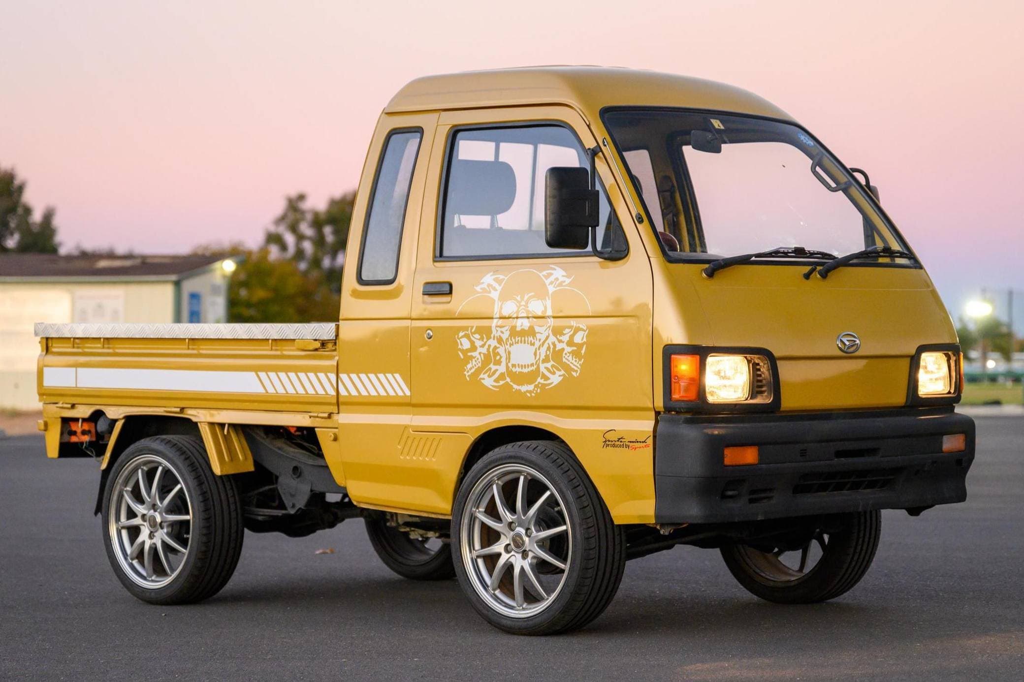 1992 Daihatsu Hijet sold for $7,600