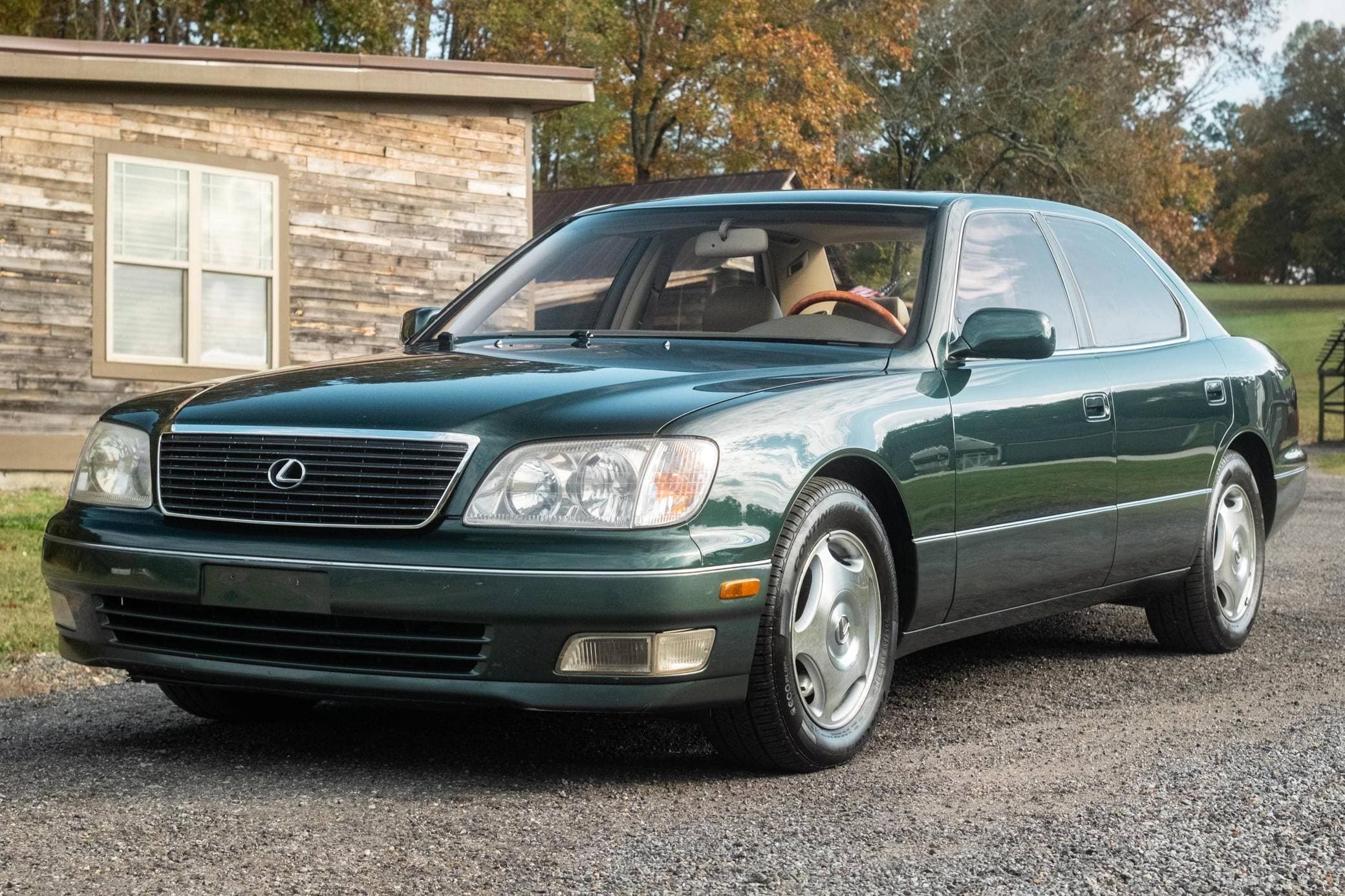 1999 Lexus LS sold for $10,100