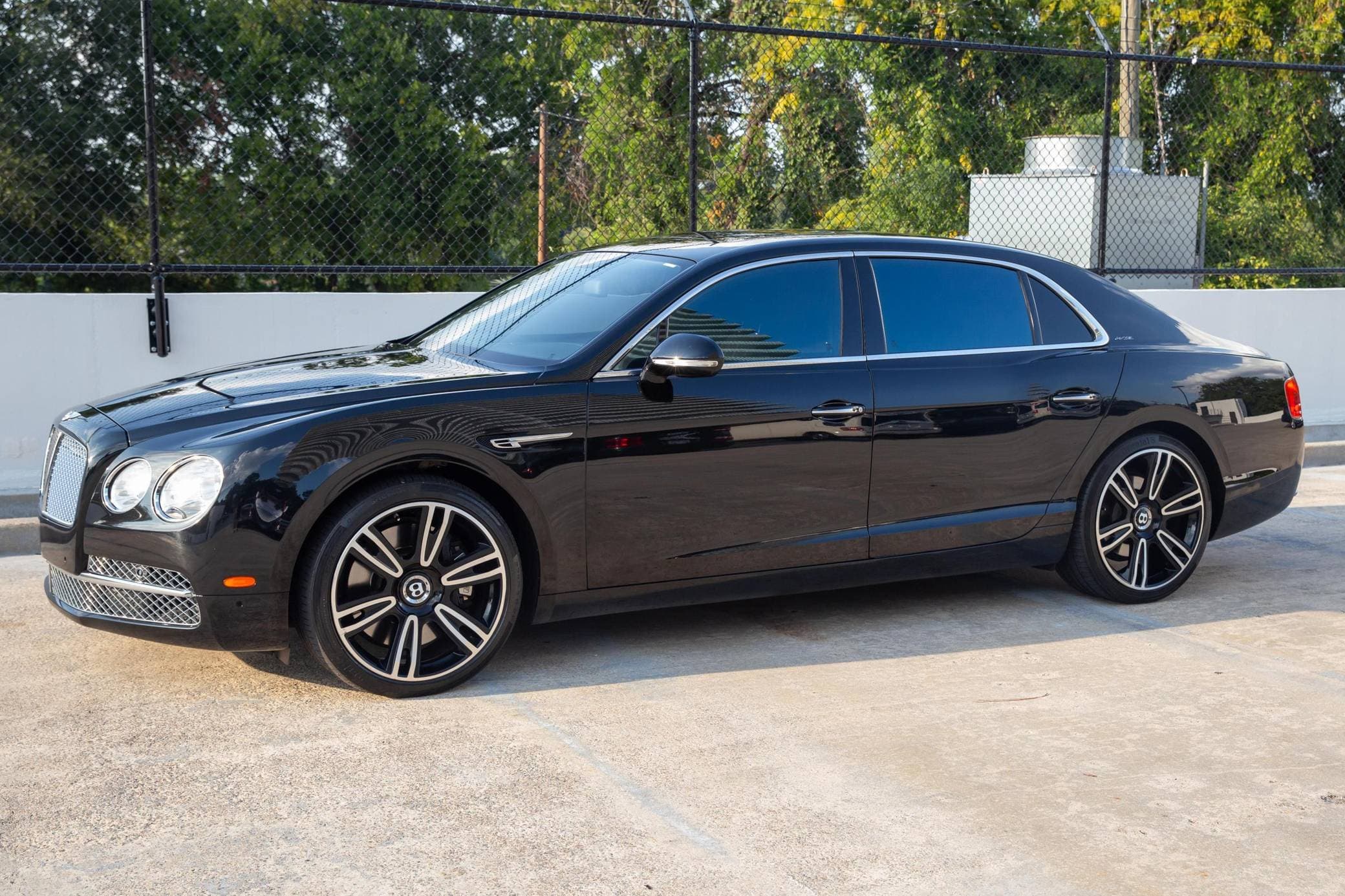 2014 Bentley Flying Spur sold for $41,750