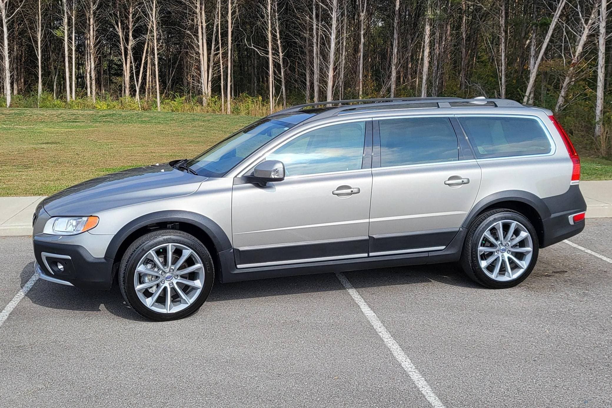 2015 Volvo XC70 sold for $26,500