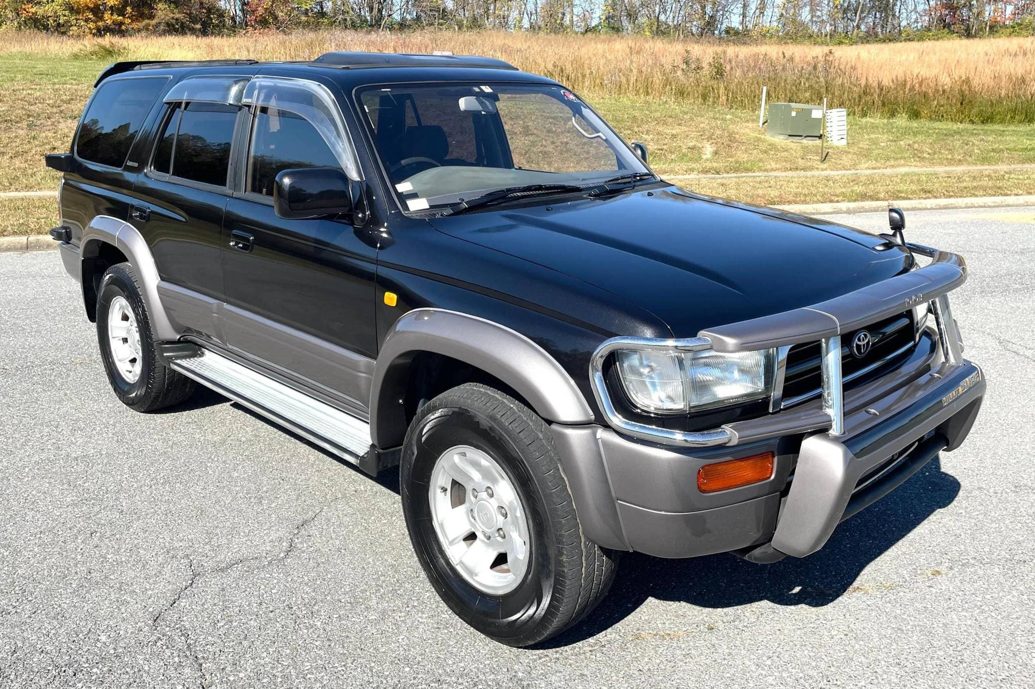 1997 Toyota Hilux sold for $12,200