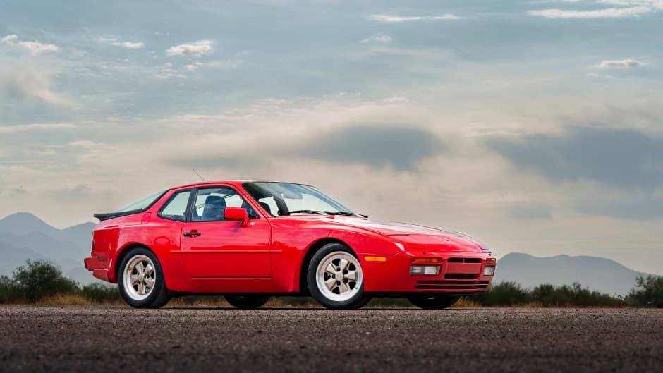 1986 Porsche 944 Turbo sold for $30,250