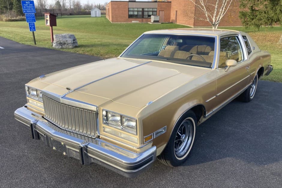 1977 Buick Riviera sold for $6,500