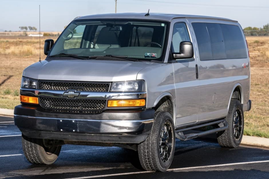 2015 Chevrolet Express sold for $32,000