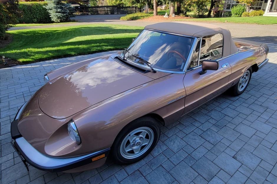 1983 Alfa Romeo 105/115 Spider Series 3 sold for $7,188