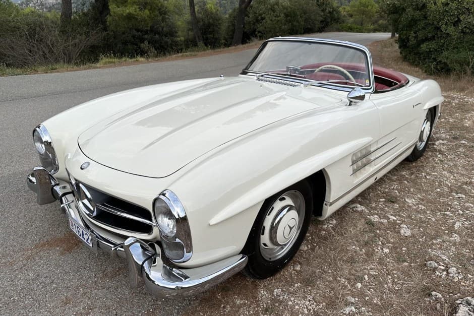 1958 Mercedes-Benz 300SL Gullwing & Roadster sold for $995,000