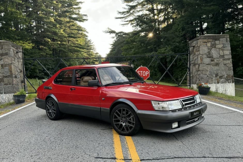 1990 Saab 900 sold for $12,250