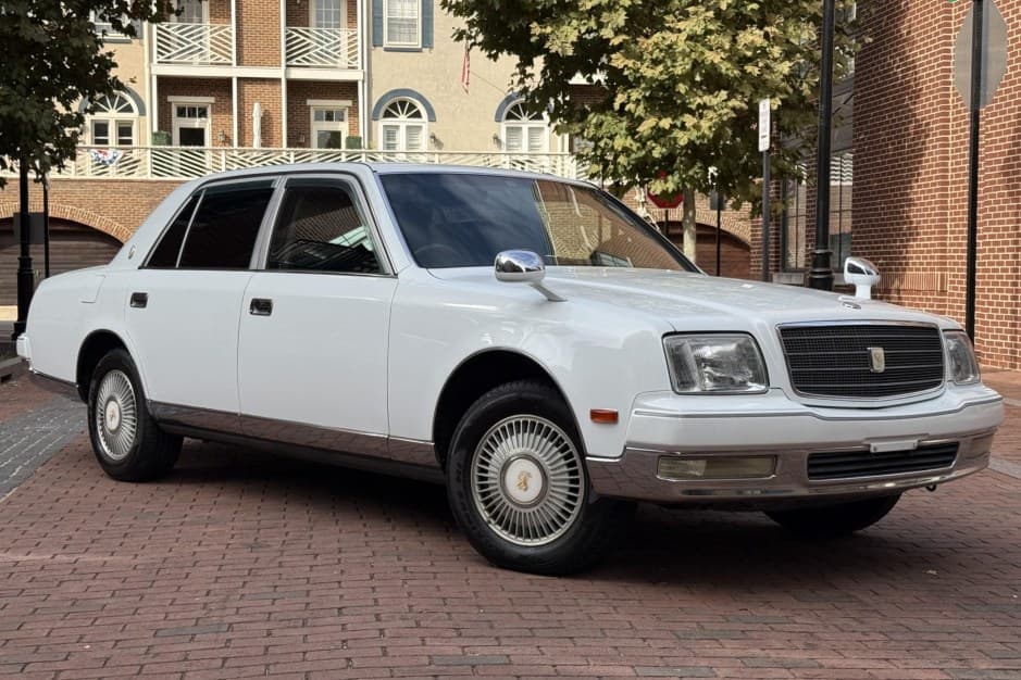 1999 Toyota Century sold for $10,500
