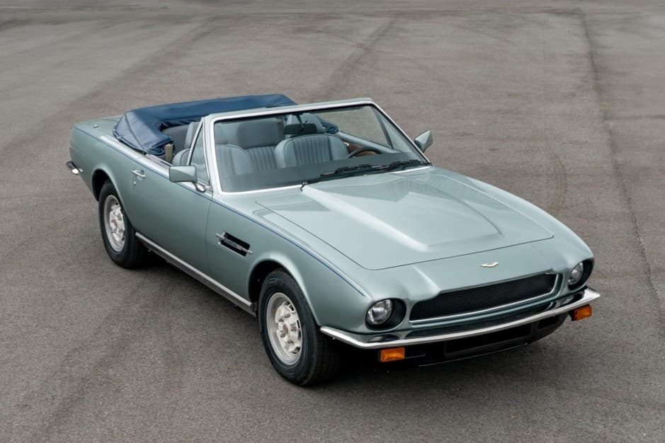 1980 Aston Martin V8 (1977-1989) sold for $122,500