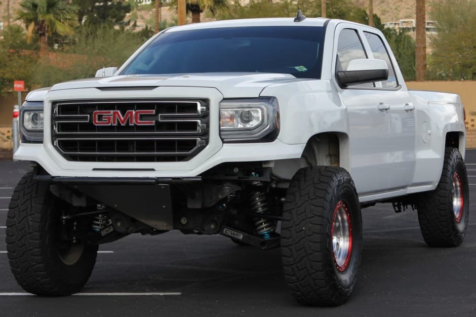 2019 GMC Sierra (K2XX 2014-2019) sold for $32,000