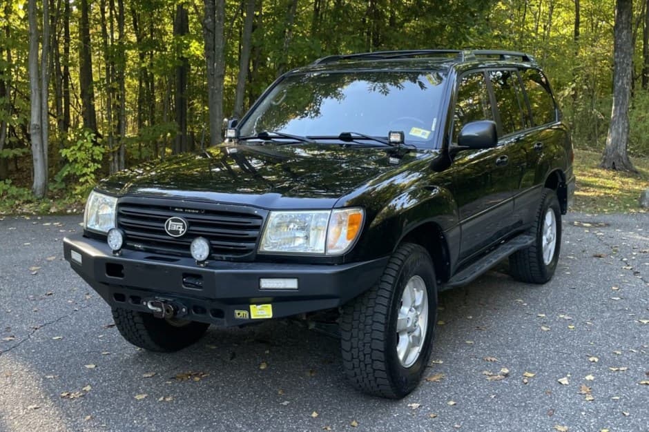 2003 Toyota Land Cruiser 100-Series sold for $9,000
