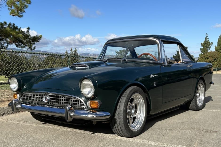 1967 Sunbeam Alpine sold for $22,000